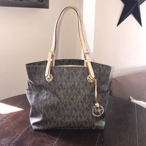 Gently used Michael Kors bag for sale!